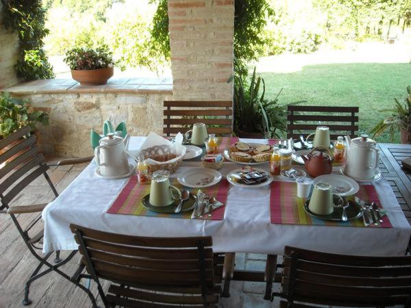 Cascinale La Mimosa Bed and Breakfast Cupramontana Εξωτερικό φωτογραφία